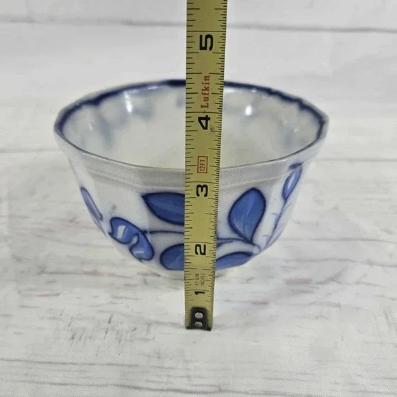 Vintage Blue Floral‎ Octagonal Ceramic Bowl Dish - Unmarked 5.5 inch wide - Picture 6 of 7